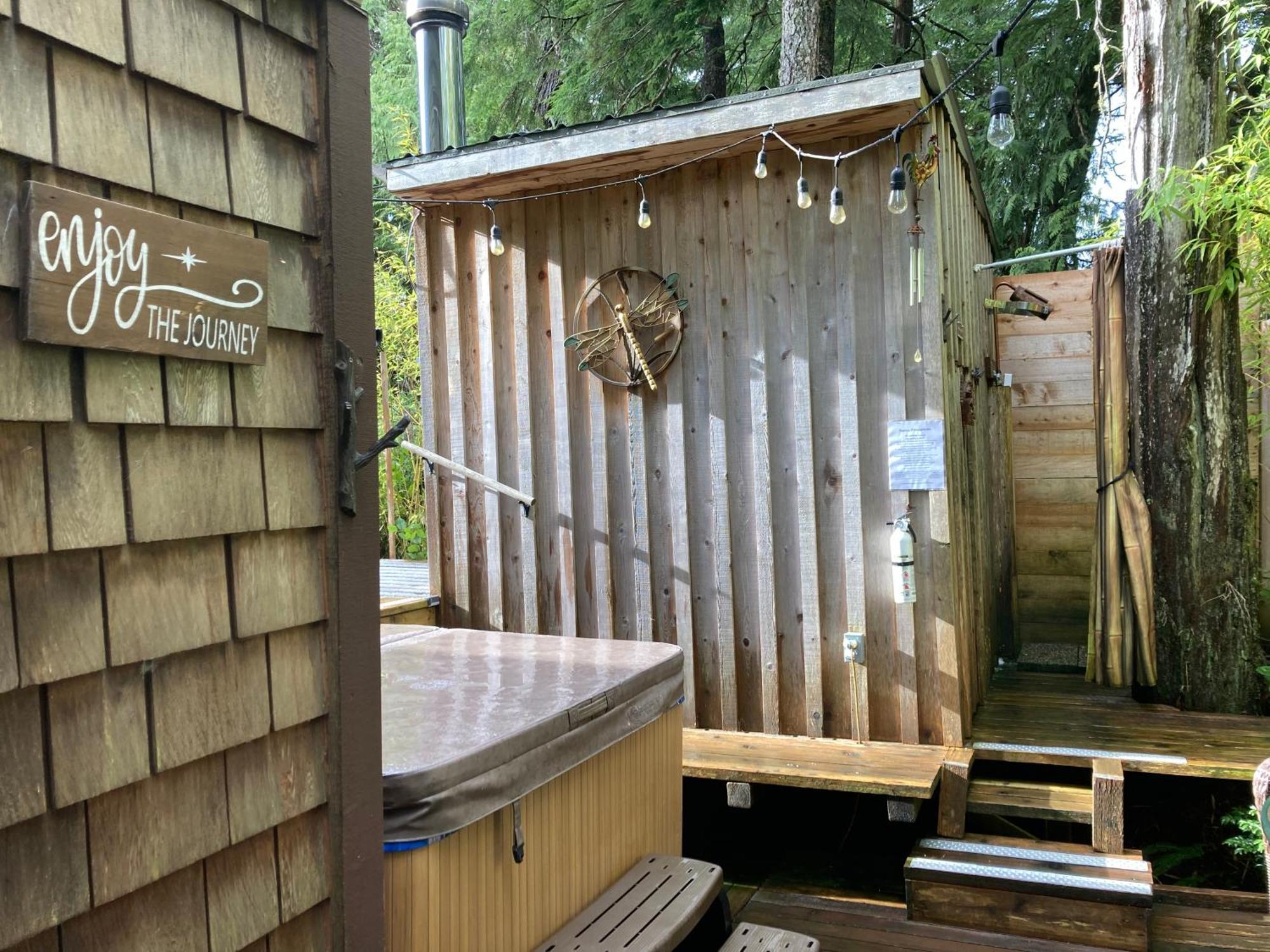 Forest Sweet Retreat Hot Tub & Wood Fired Sauna Ucluelet Dış mekan fotoğraf